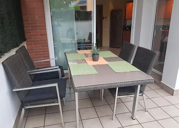 Precioso Con Piscina Y Jardín Propio Apartamento