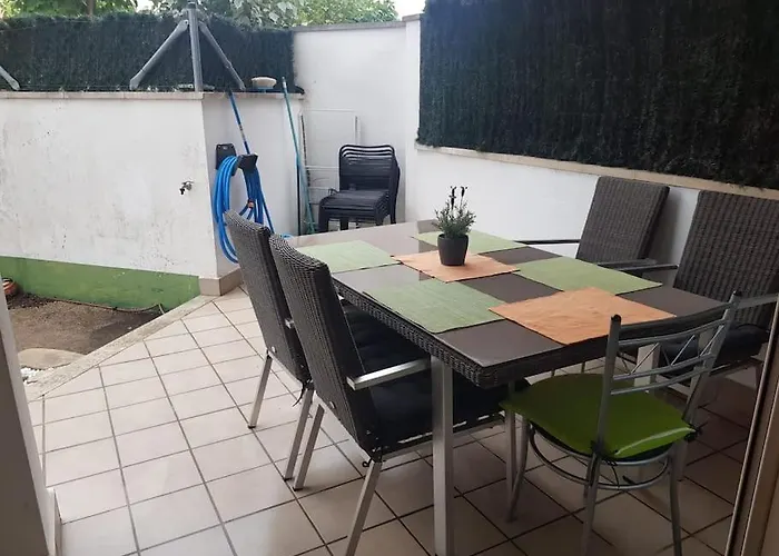 Precioso Con Piscina Y Jardín Propio *