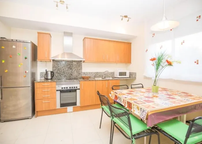 Precioso Con Piscina Y Jardín Propio